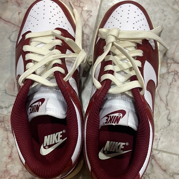 Nike women dunk low PRM fj4555-100 new team red /coconut - Picture 3 of 9